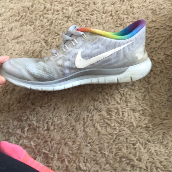 Nike free runs - Picture 2 of 4